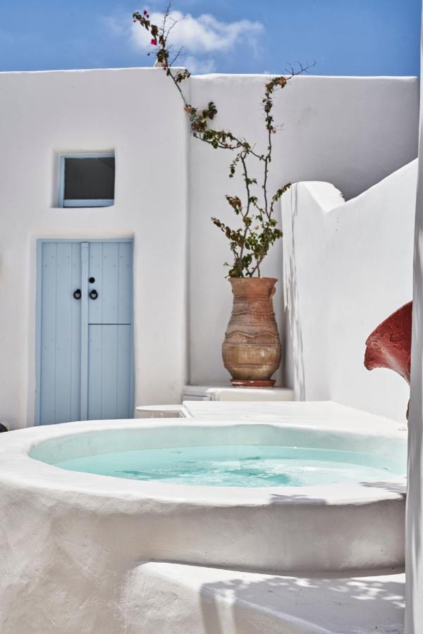 2 Bedroom Charming Villa With Outdoors Jacuzzi Megalochori  Eksteriør billede